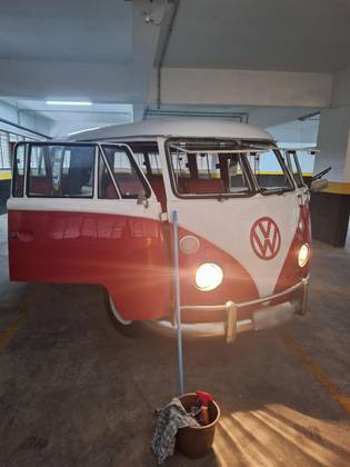VOLKSWAGEN KOMBI 1.5 LUXO 8V GASOLINA 3P MANUAL VOLKSWAGEN KOMBI 1.5 LUXO 8V GASOLINA 3P MANUAL